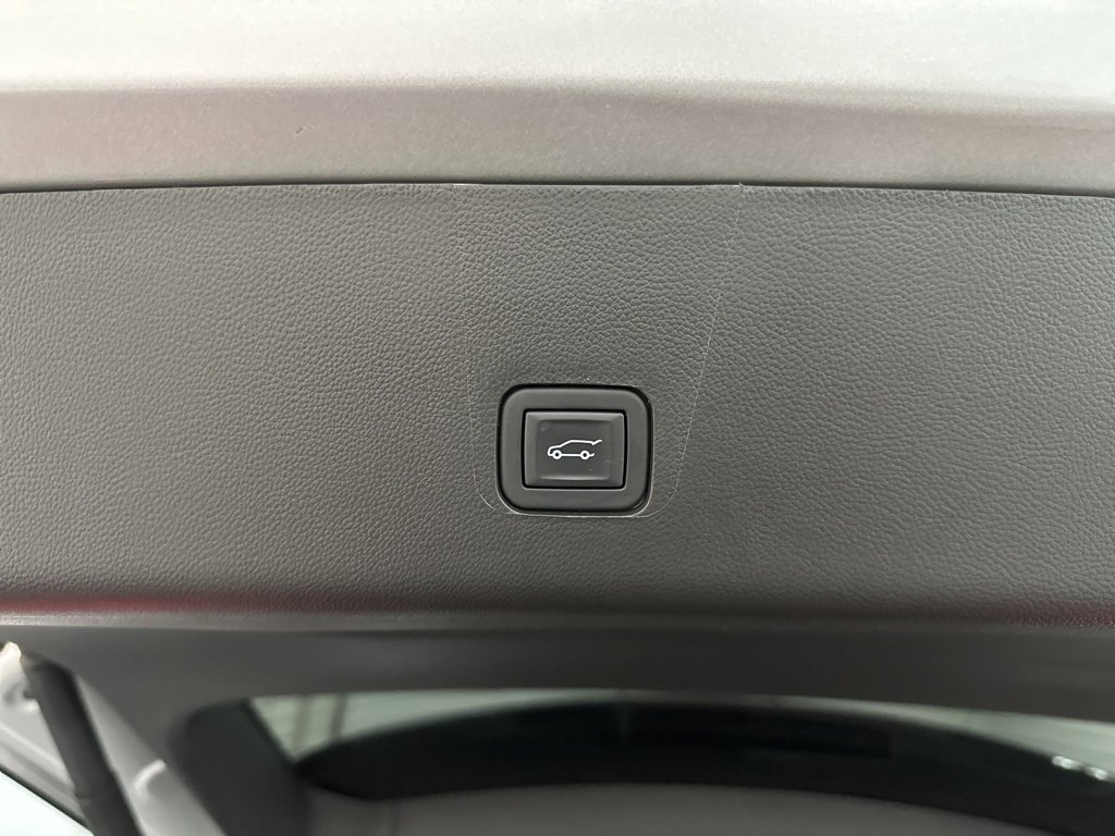 Used 2021 Chevrolet Traverse Premier w/ Redline Edition image 46