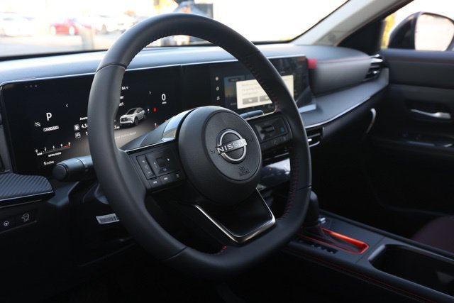 New 2025 Nissan Kicks SR FWD image 15