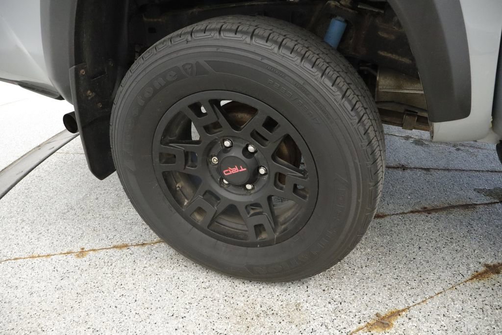 Used 2018 Toyota Tacoma TRD Off-Road AWD/4WD image 16