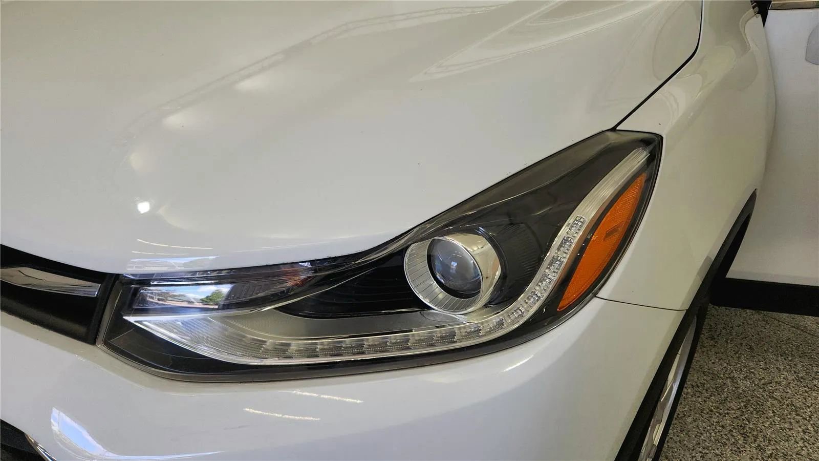 Used 2018 Chevrolet Trax LT w/ LT Convenience Package image 14