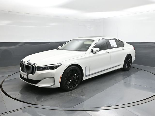 Used 2022 BMW 740i w/ Premium Package image 30