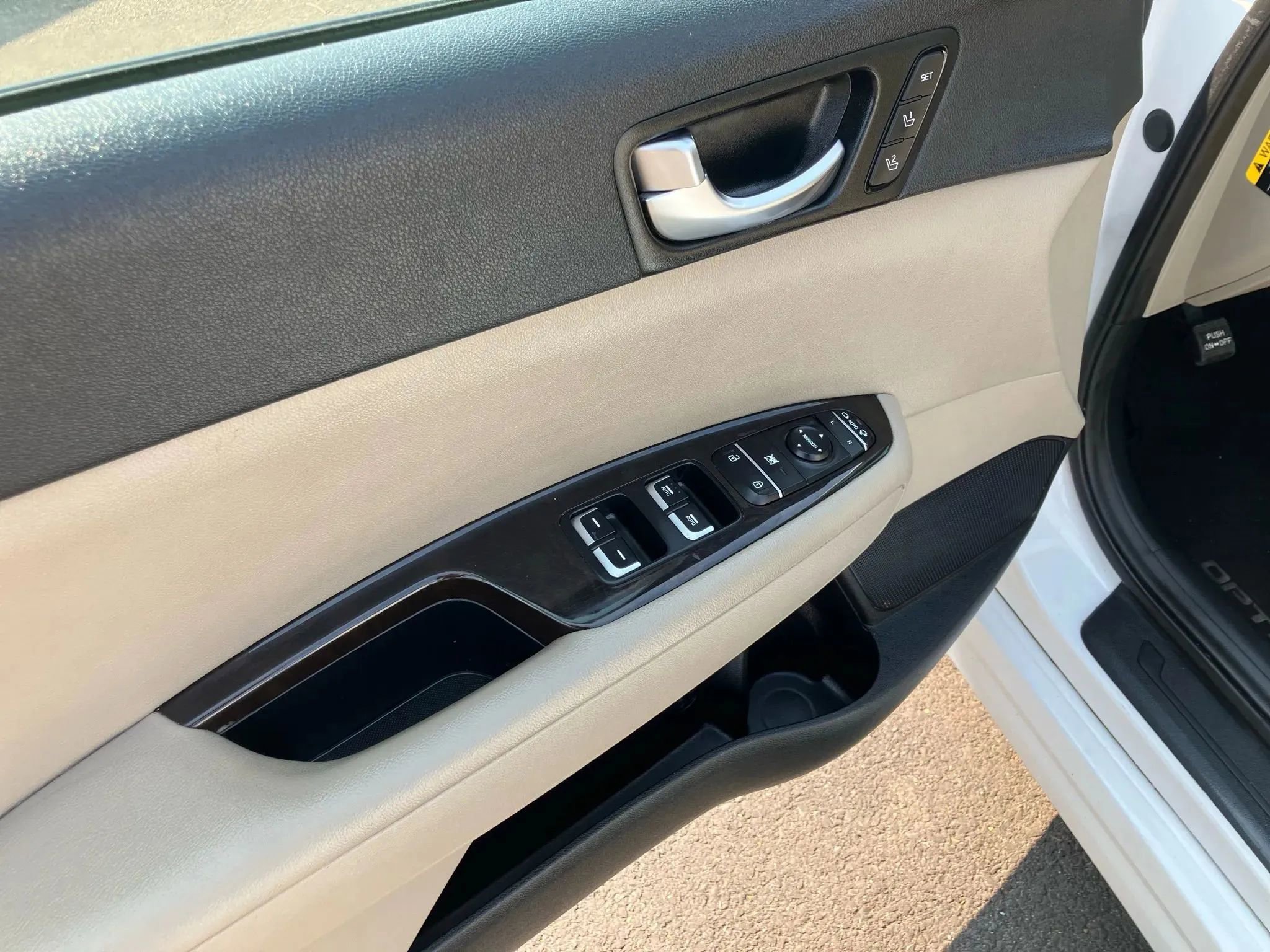 Used 2016 Kia Optima EX image 18