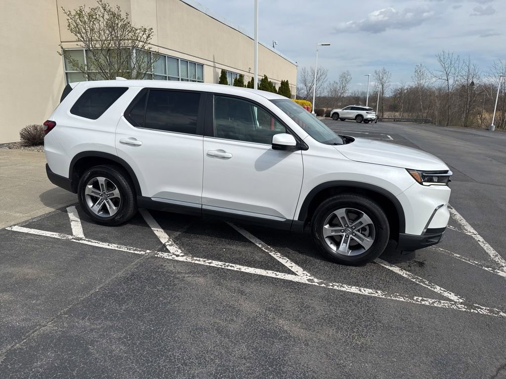 Used 2023 Honda Pilot EX-L image 3