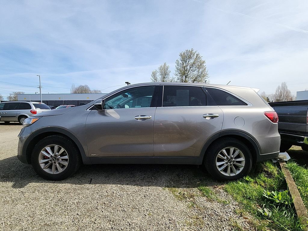 Used 2019 Kia Sorento LX image 2