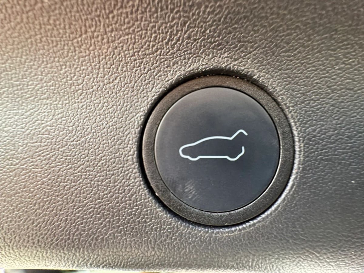 Used 2023 Tesla Model Y Performance AWD/4WD image 42