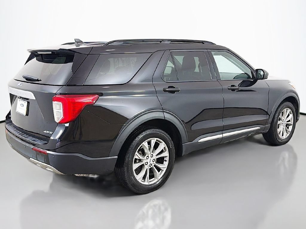 Used 2024 Ford Explorer XLT w/ Equipment Group 202A AWD/4WD image 11