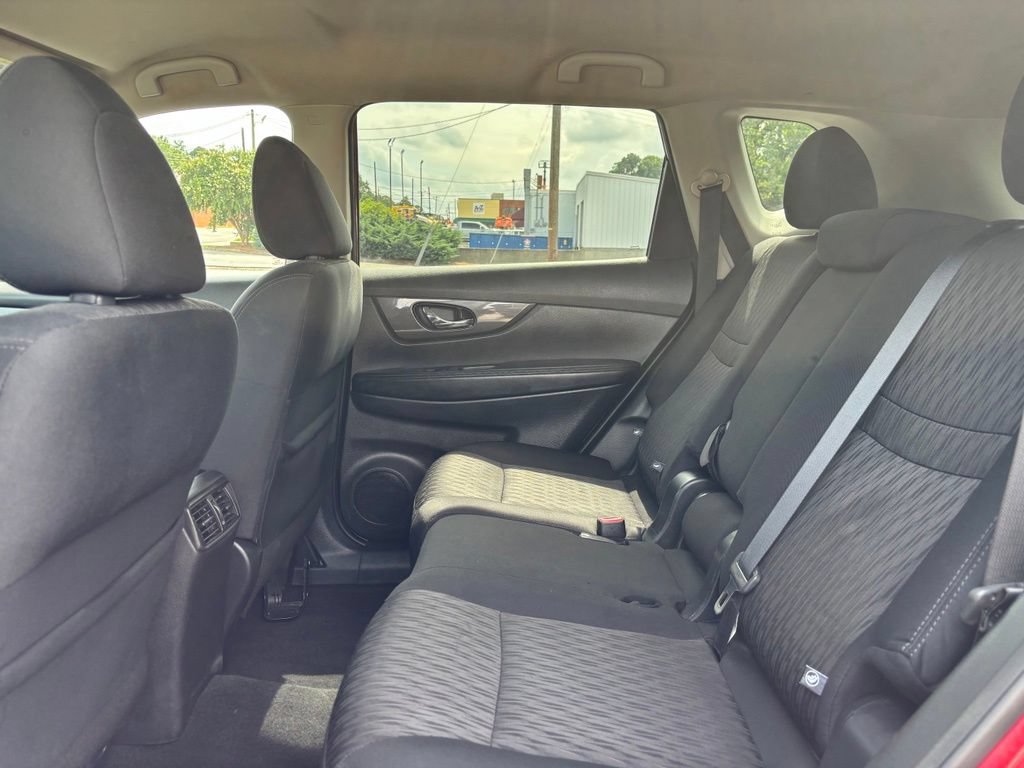 Used 2018 Nissan Rogue SV AWD/4WD image 22