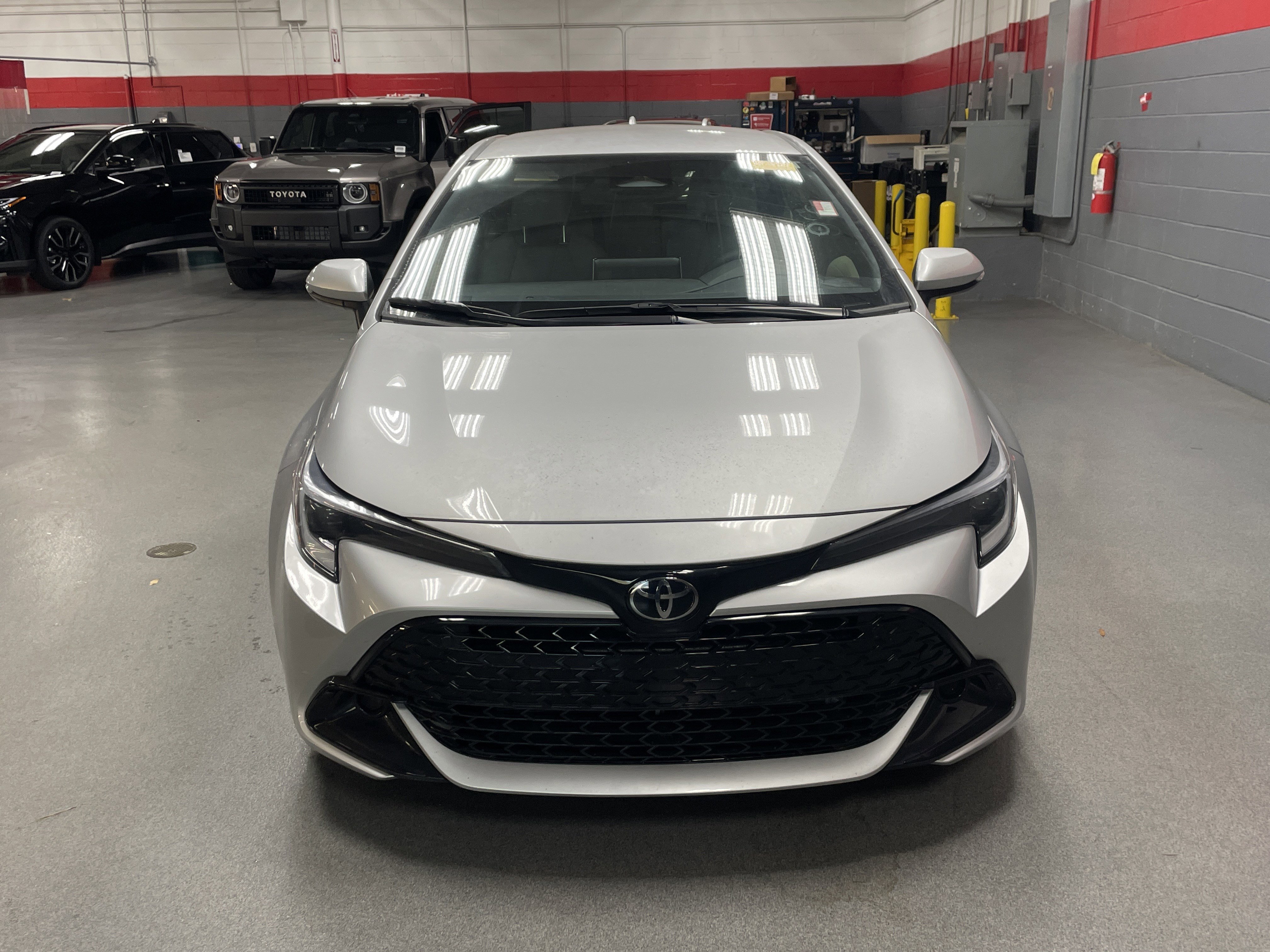 Used 2025 Toyota Corolla SE video 3