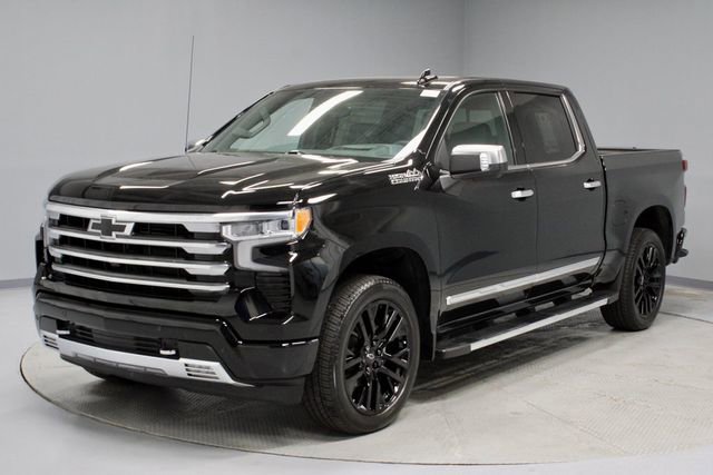 Used 2025 Chevrolet Silverado 1500 High Country w/ Technology Package image 9