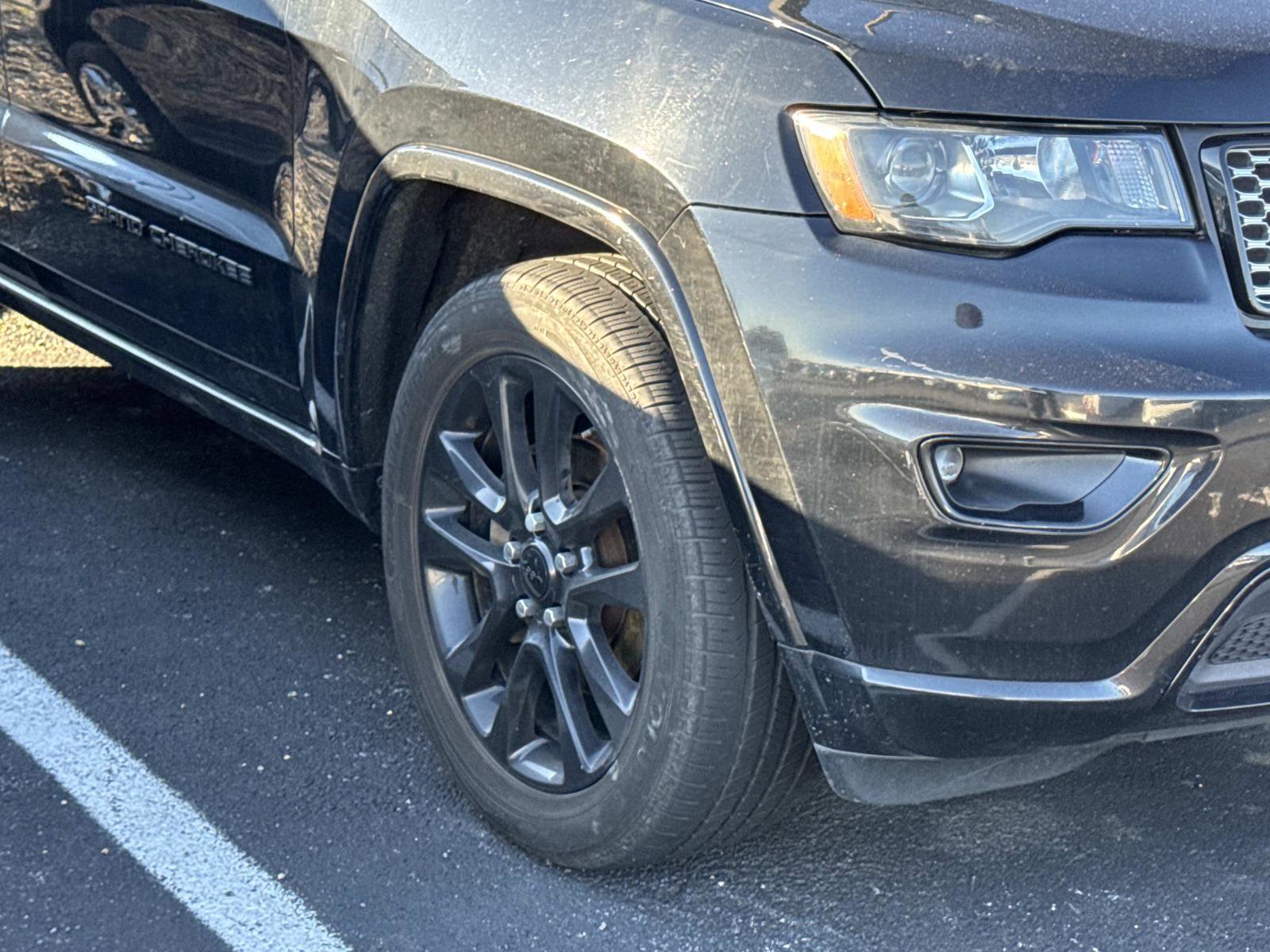 Used 2018 Jeep Grand Cherokee Altitude image 5