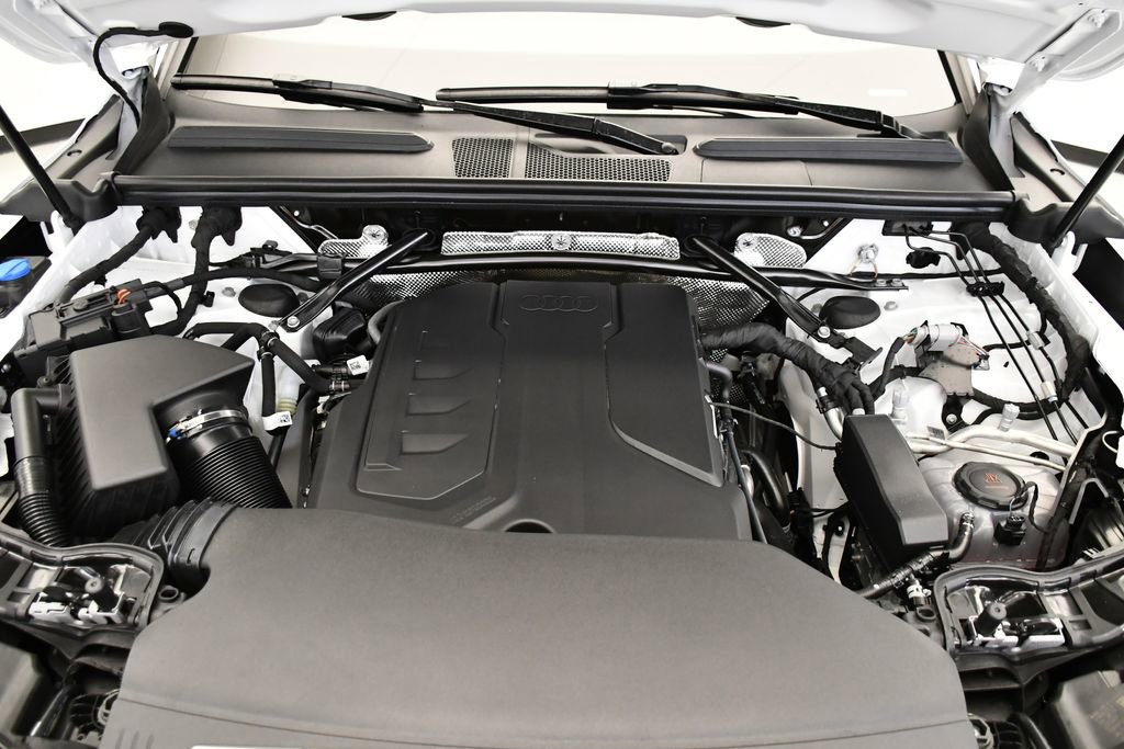 Used 2025 Audi Q5 Premium w/ Convenience Package image 11