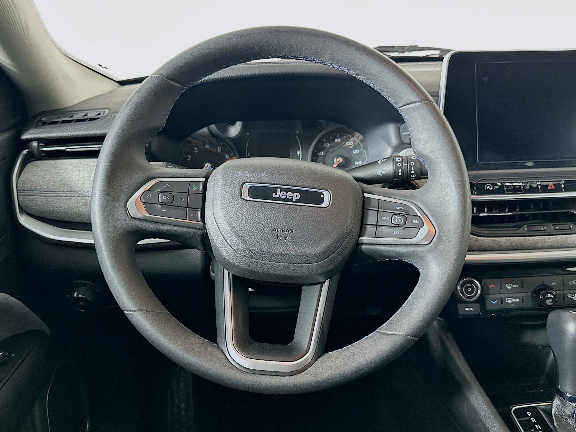 Used 2022 Jeep Compass Latitude AWD/4WD image 17