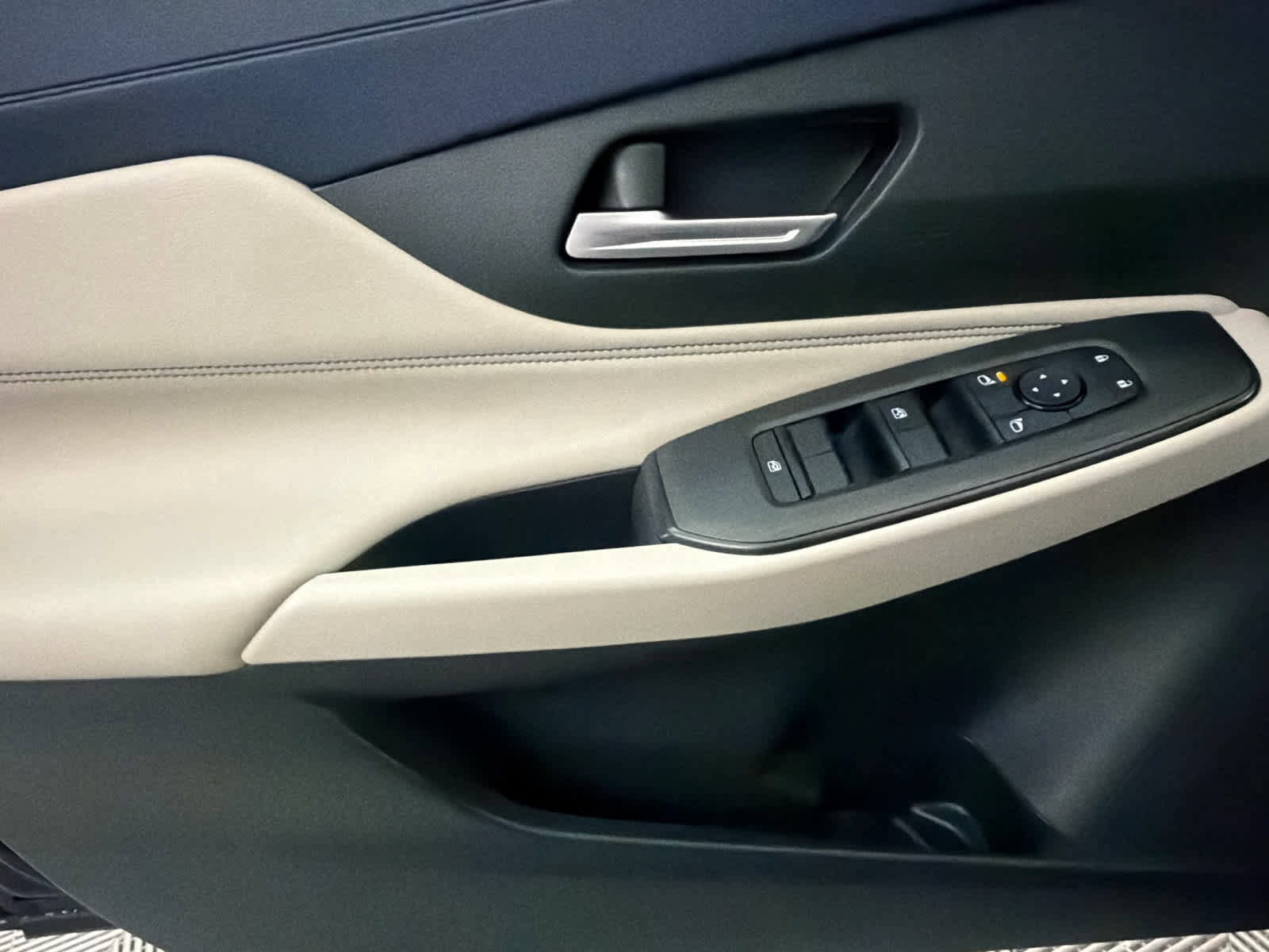 Used 2026 Nissan Sentra SL w/ Floor Mat Package FWD image 22
