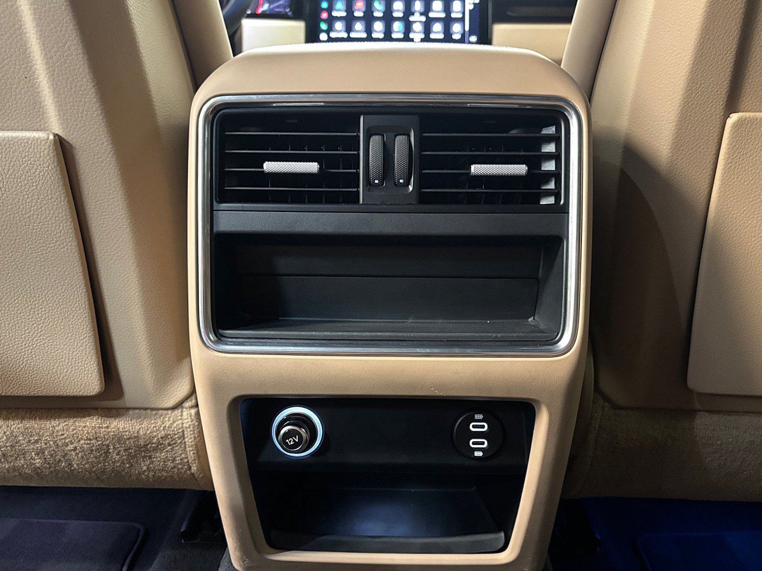 Used 2023 Porsche Cayenne Platinum Edition AWD/4WD image 40