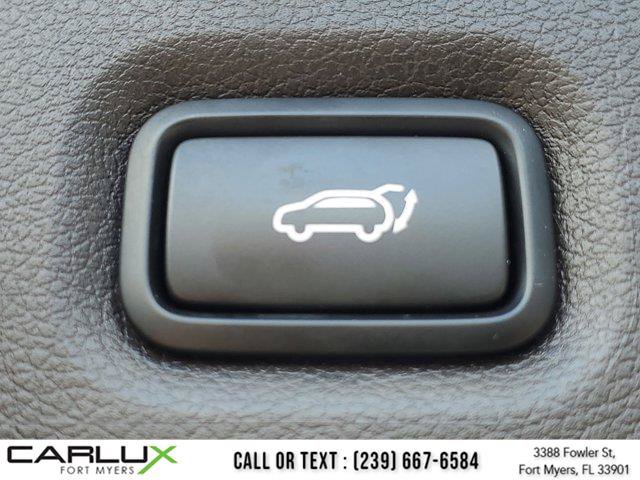 Used 2019 Hyundai Santa Fe SEL w/ Cargo Package FWD image 13