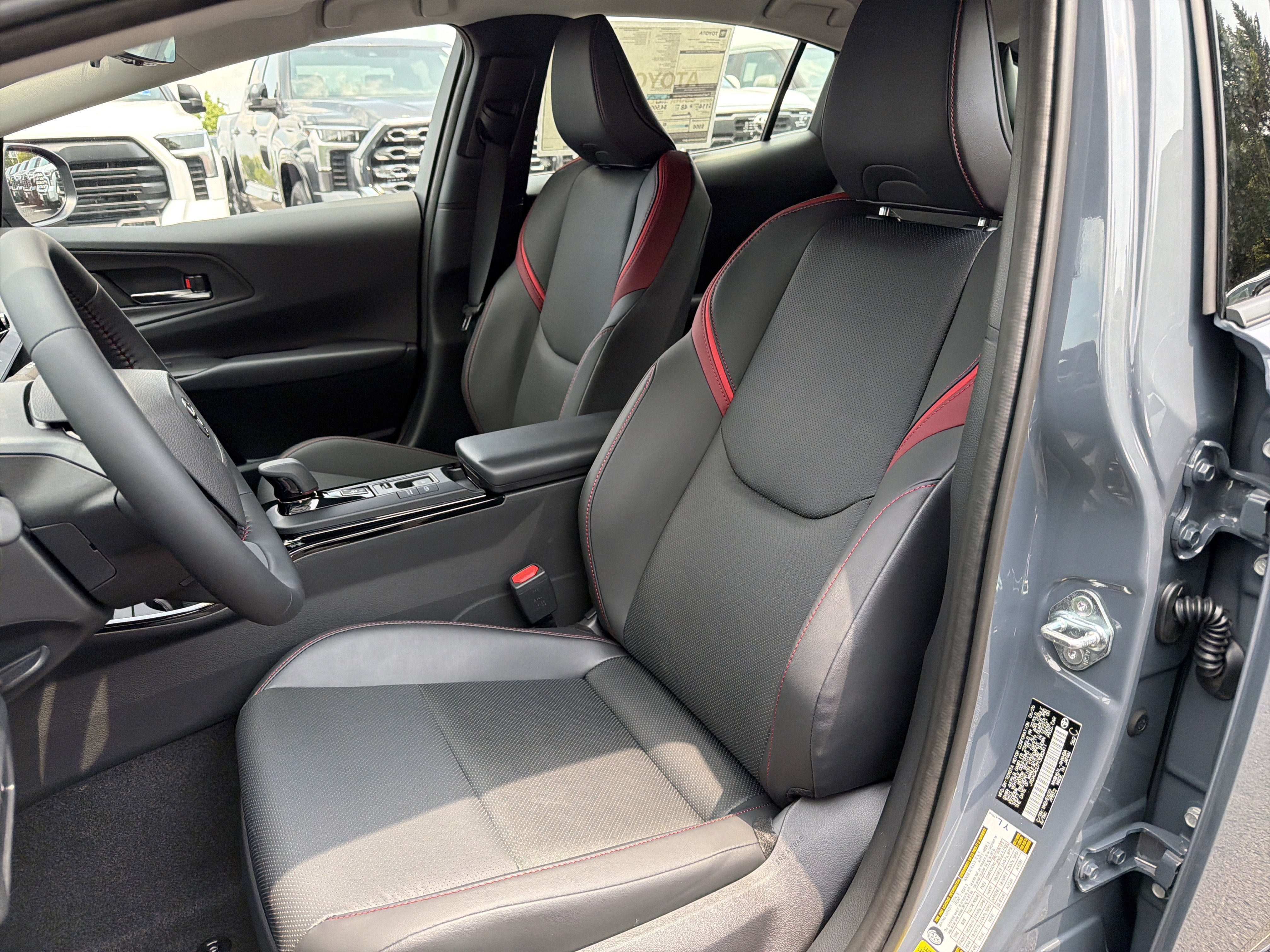 New 2026 Toyota Prius Plug-In Hybrid FWD image 11