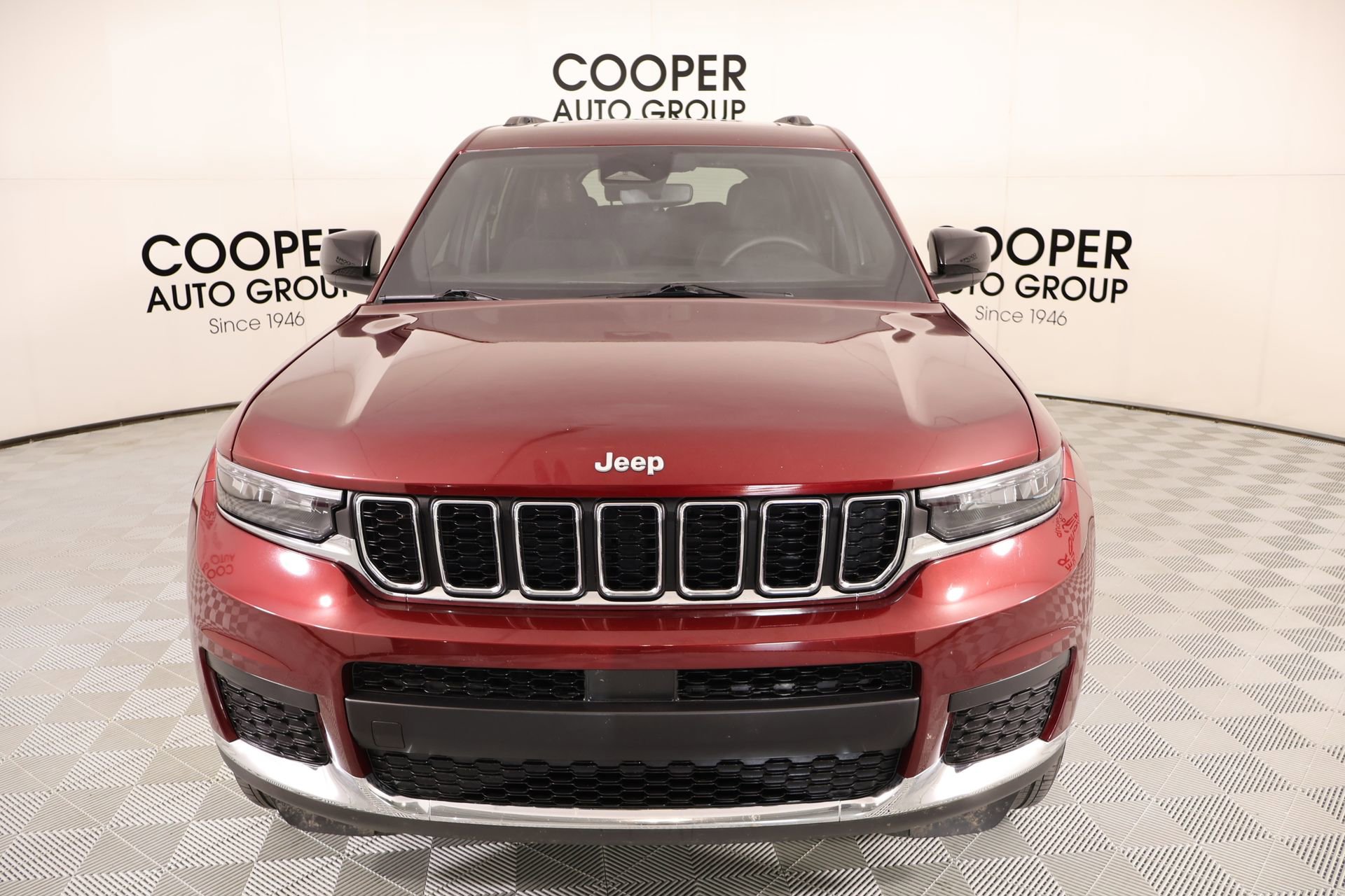 Used 2024 Jeep Grand Cherokee L Laredo w/ Luxury Tech Group I AWD/4WD image 9