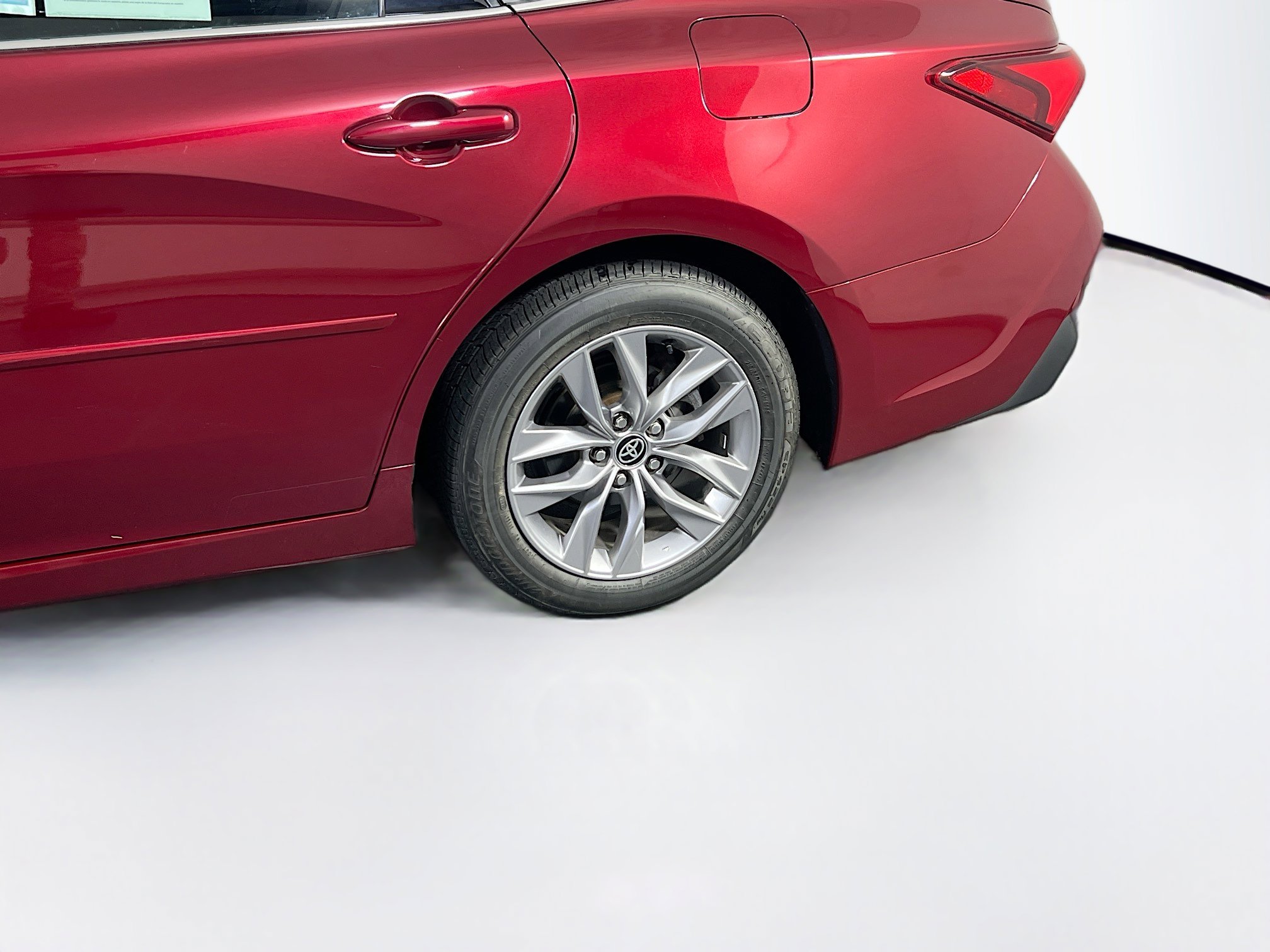 Used 2021 Toyota Avalon XLE image 30