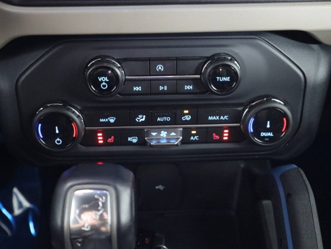 Used 2022 Ford Bronco Wildtrak image 17