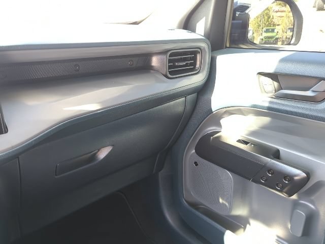 Used 2025 Ford Maverick Lariat w/ Black Appearance Package AWD/4WD image 8