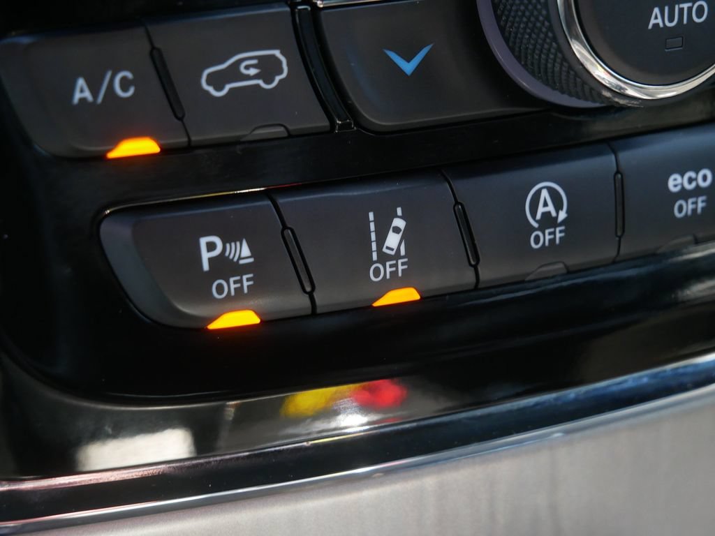 Used 2021 Jeep Grand Cherokee Laredo X AWD/4WD image 25