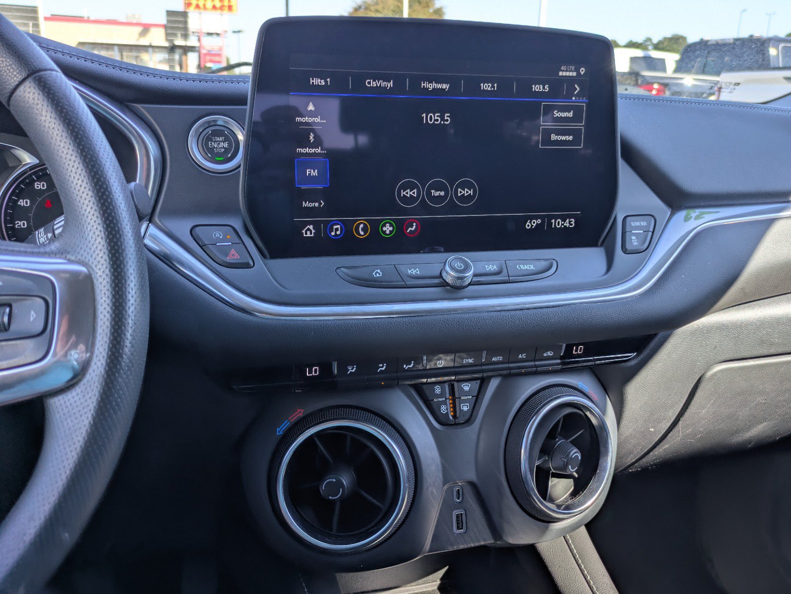 Used 2023 Chevrolet Blazer LT FWD image 16