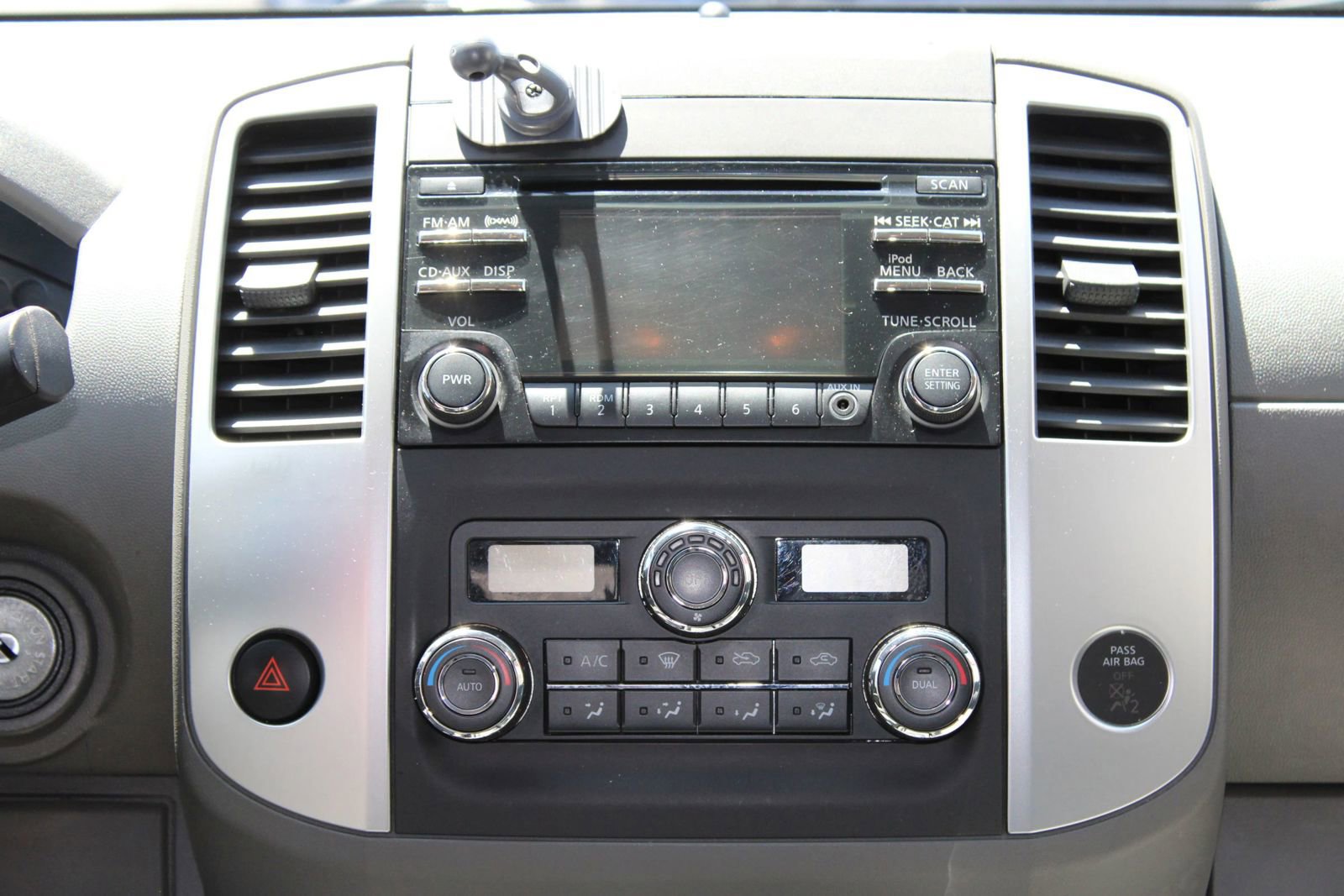 Used 2014 Nissan Frontier SV w/ SV Value Truck Package image 26