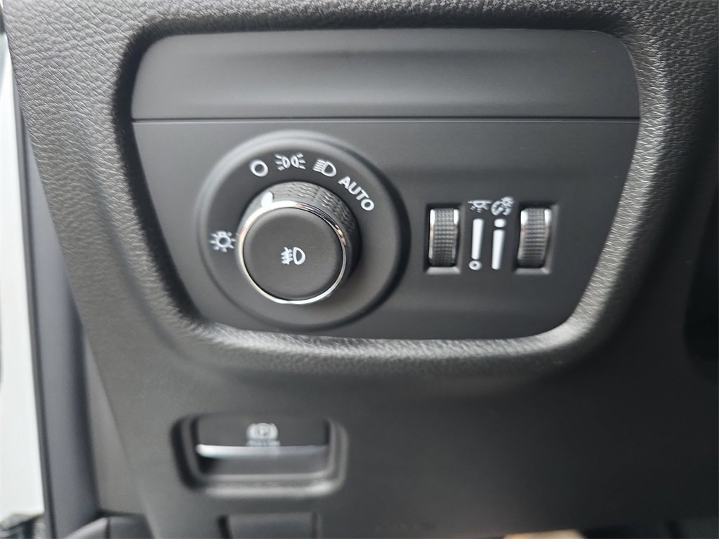 New 2025 Jeep Grand Cherokee L Limited w/ MOPAR Finishing Package image 28