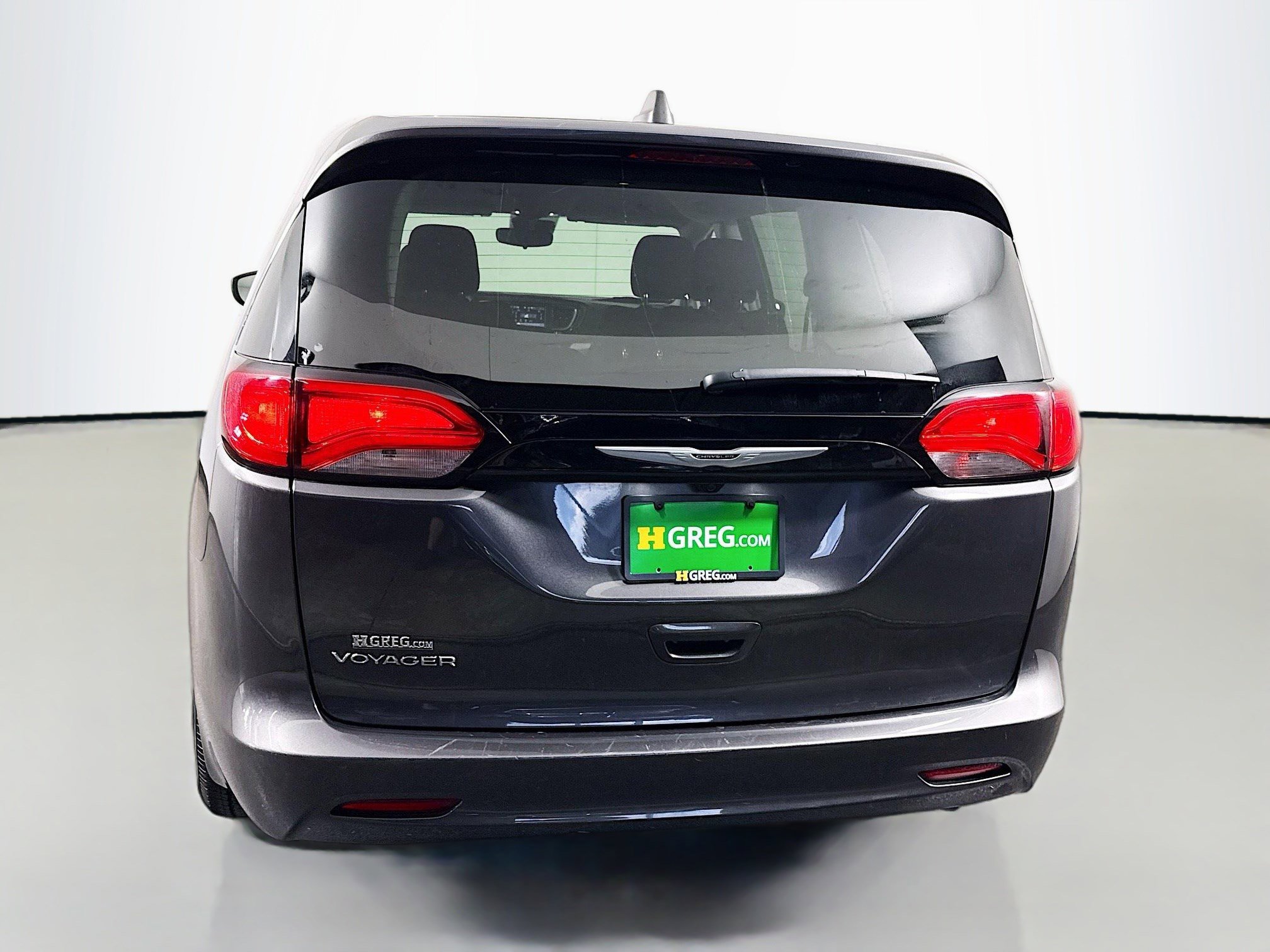 Used 2023 Chrysler Voyager LX image 8