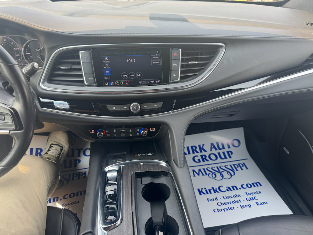 Used 2022 Buick Enclave Avenir w/ Avenir Technology Package FWD image 30
