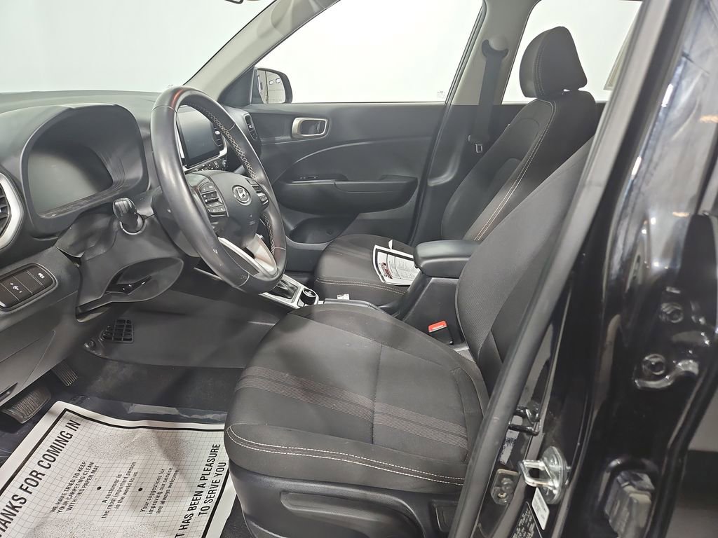 Used 2024 Hyundai Venue SEL image 10
