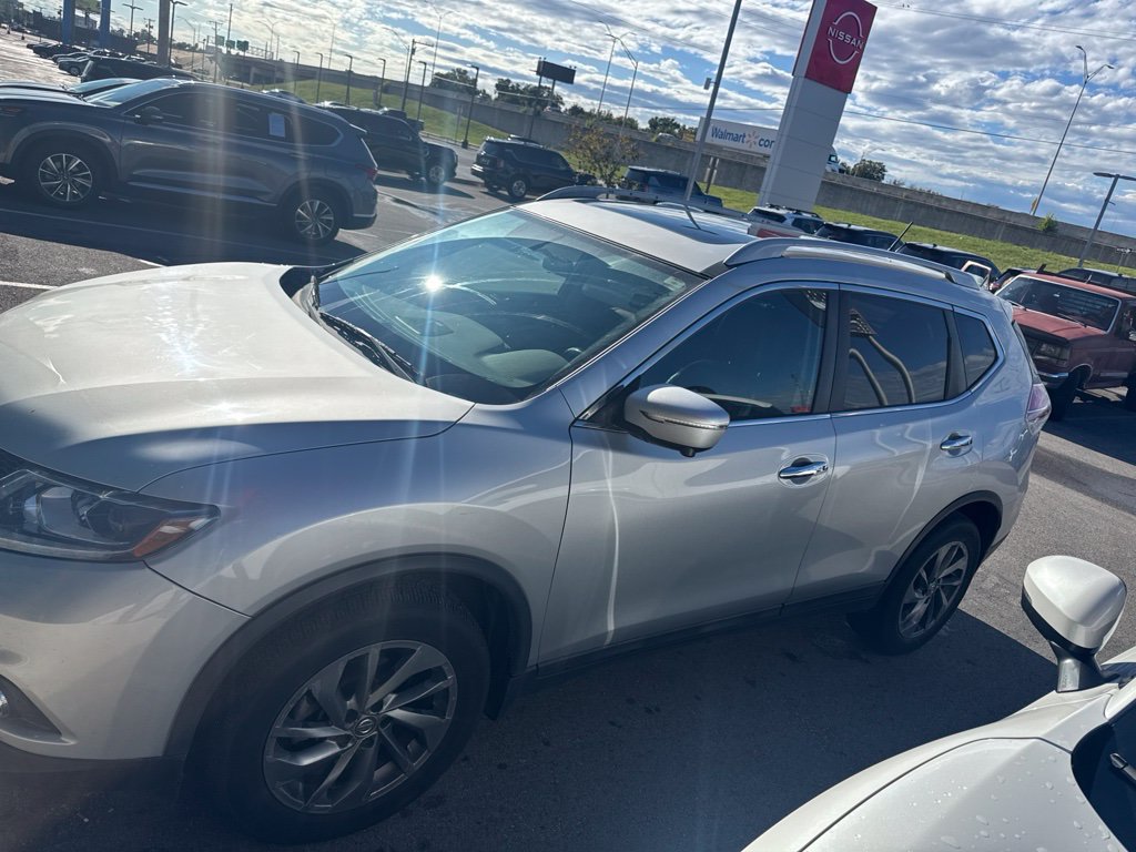 Used 2015 Nissan Rogue SL w/ SL Premium Package AWD/4WD image 2