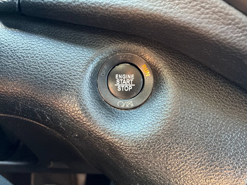 Used 2019 Jeep Cherokee Limited AWD/4WD image 33