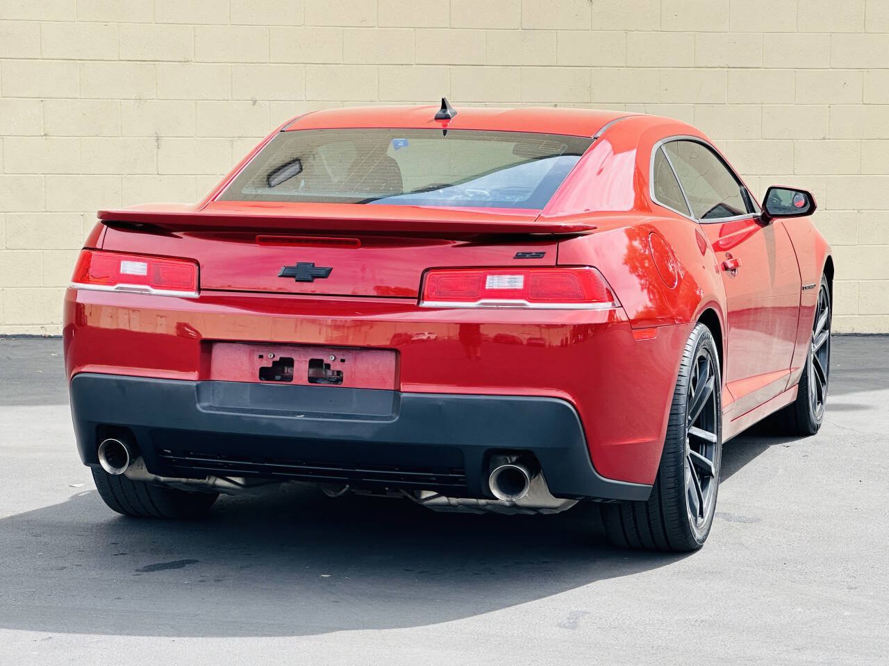 Used 2015 Chevrolet Camaro SS RWD image 4