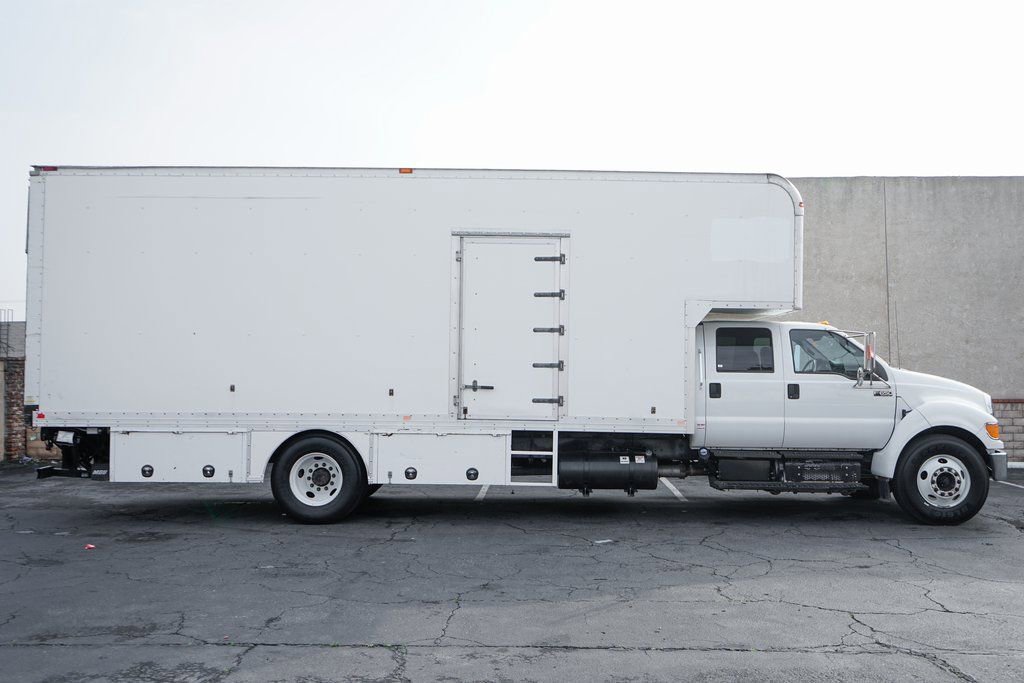 Used 2015 Ford F650 2WD Crew Cab Super Duty image 19