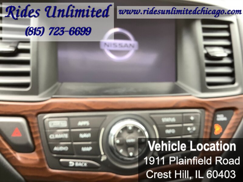 Used 2017 Nissan Pathfinder Platinum w/ Family Entertainment Package AWD/4WD image 10
