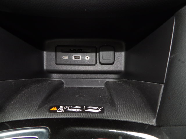 Used 2023 Chevrolet Equinox Premier AWD/4WD image 32