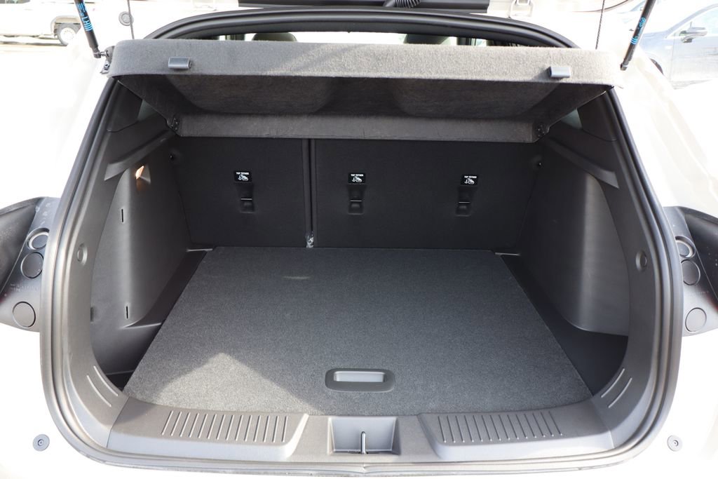 New 2026 Chevrolet Trax RS w/ Driver Confidence Package image 30