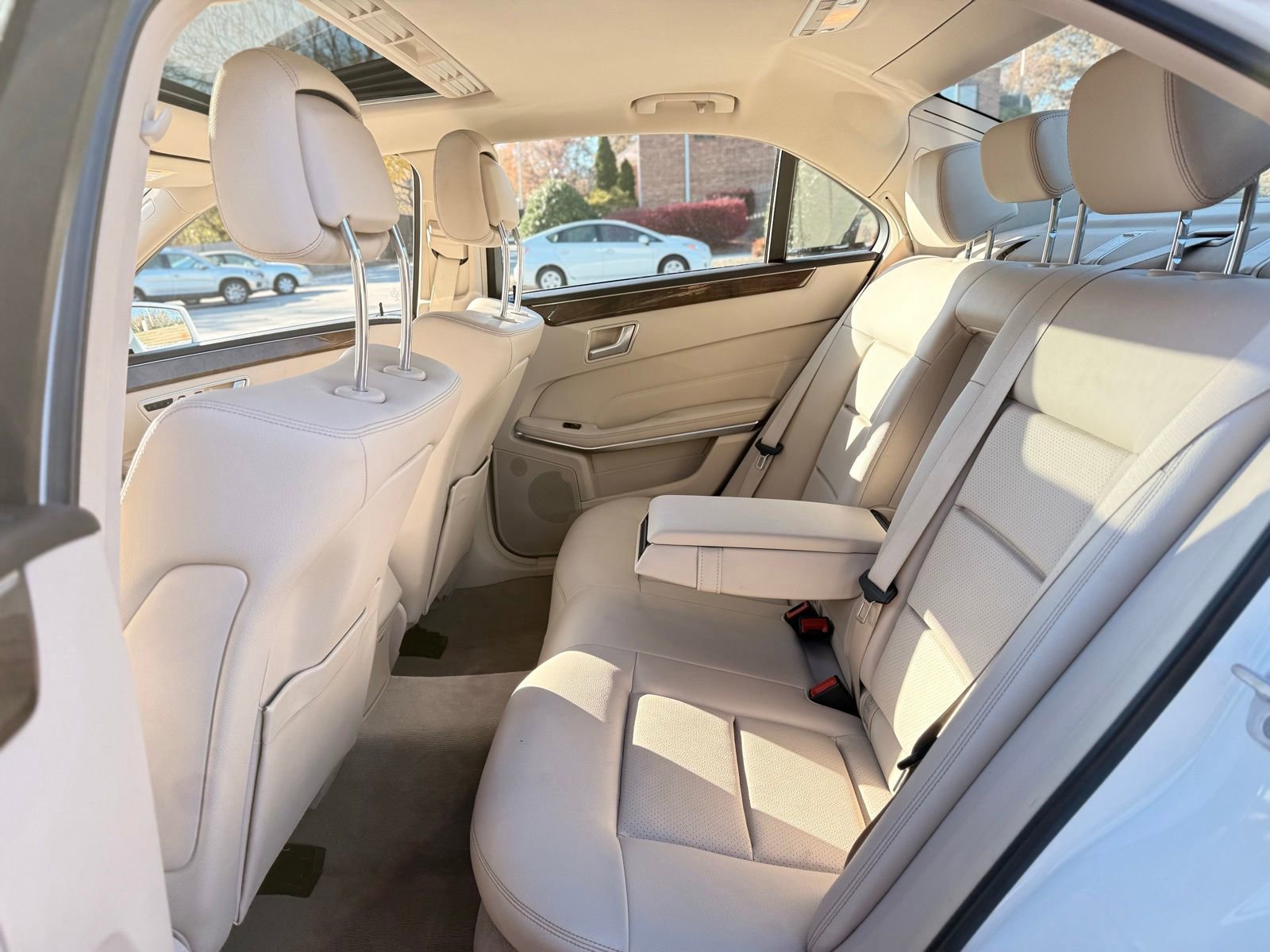 Used 2014 Mercedes-Benz E 350 4MATIC Sedan image 19