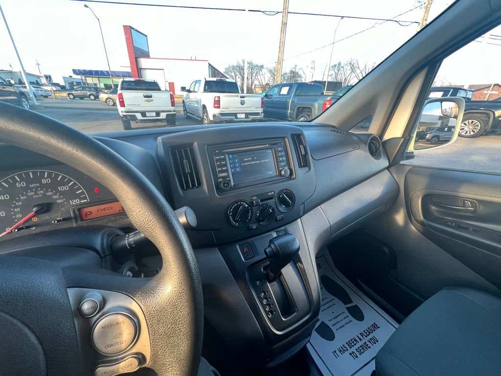 Used 2015 Chevrolet City Express LT w/ Technology Package image 12