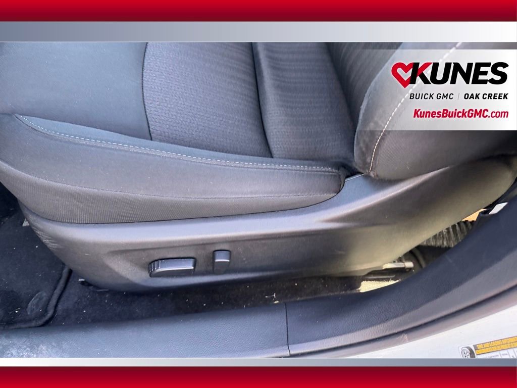 Used 2025 Nissan Altima 2.5 SV FWD image 8