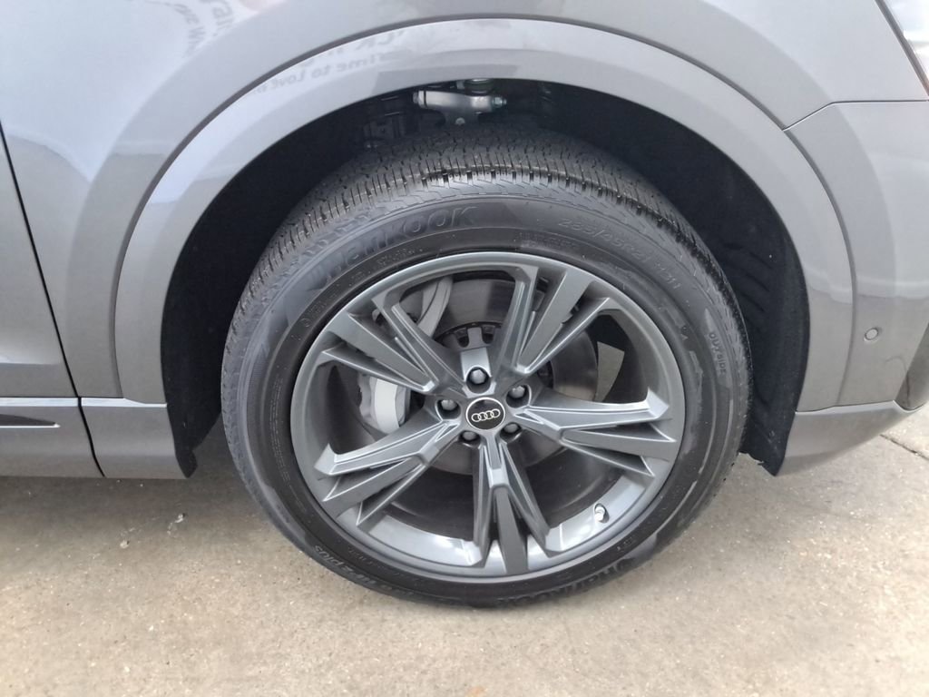 New 2026 Audi Q8 Premium image 25