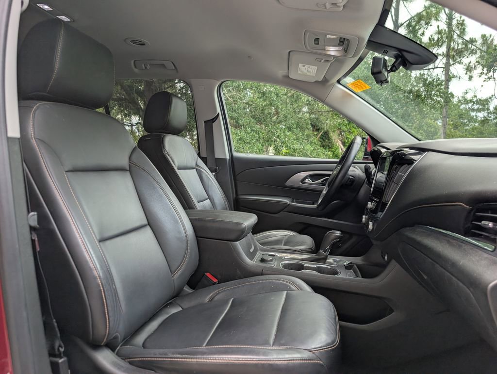 Used 2018 Chevrolet Traverse LT FWD image 18