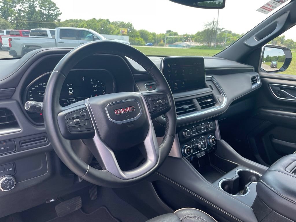 Used 2024 GMC Yukon XL SLT RWD image 32