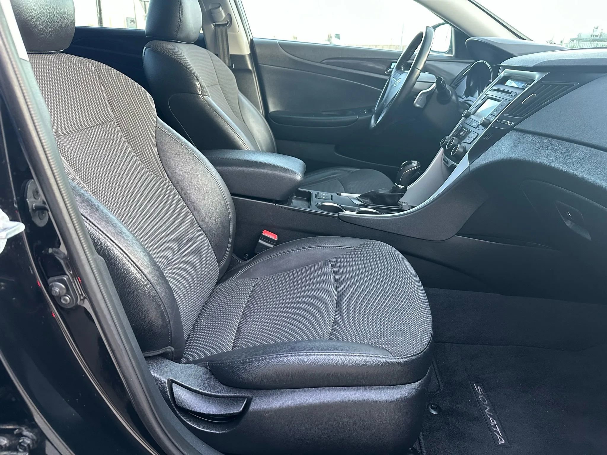 Used 2014 Hyundai Sonata SE FWD image 22