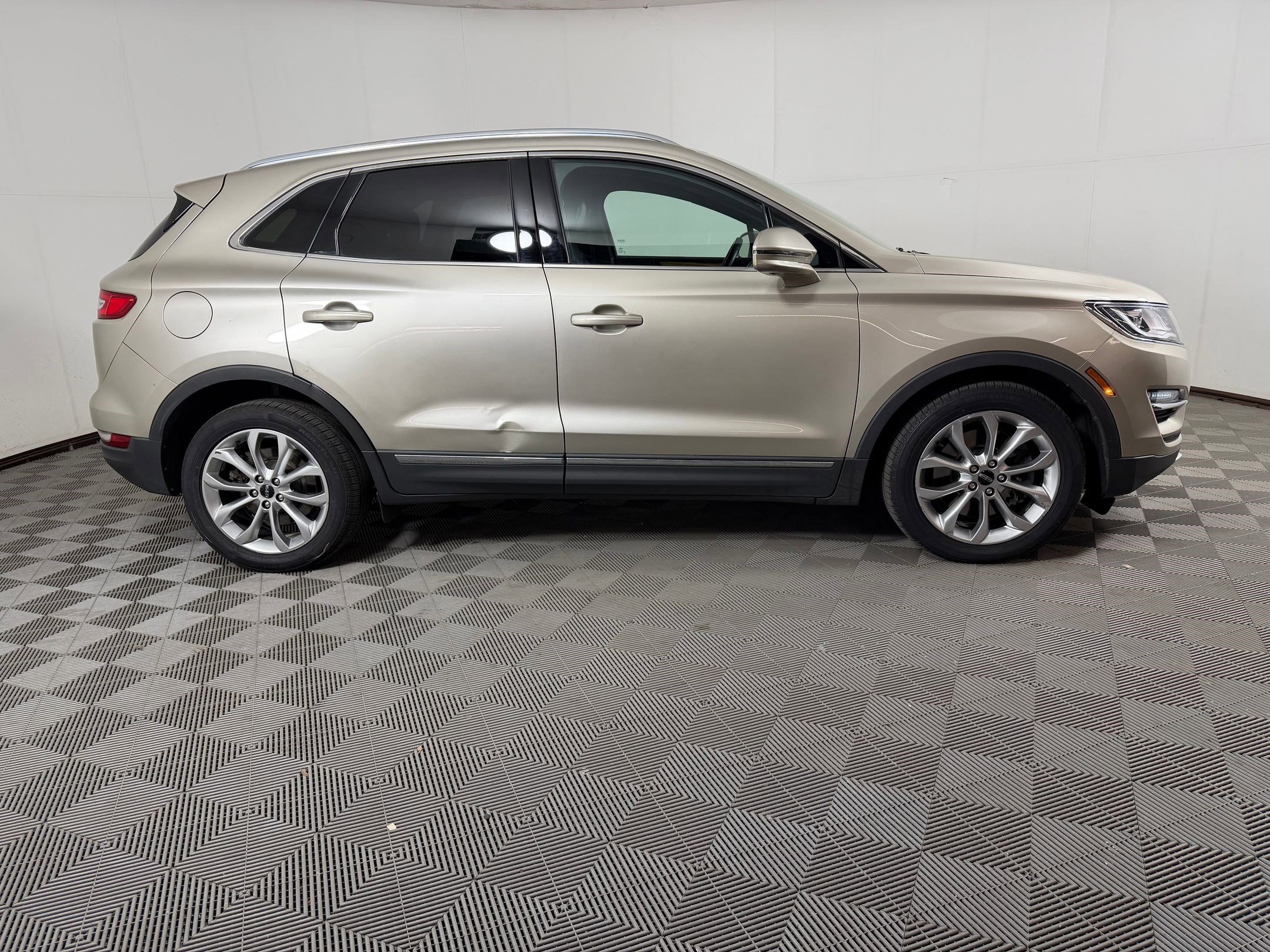 Used 2015 Lincoln MKC AWD w/ Equipment Group 101A Select image 8