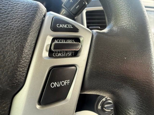 Used 2017 Nissan Titan 4x4 Crew Cab image 19