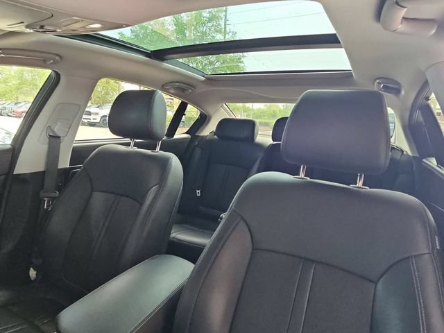 Used 2017 Kia K900 Premium RWD image 24