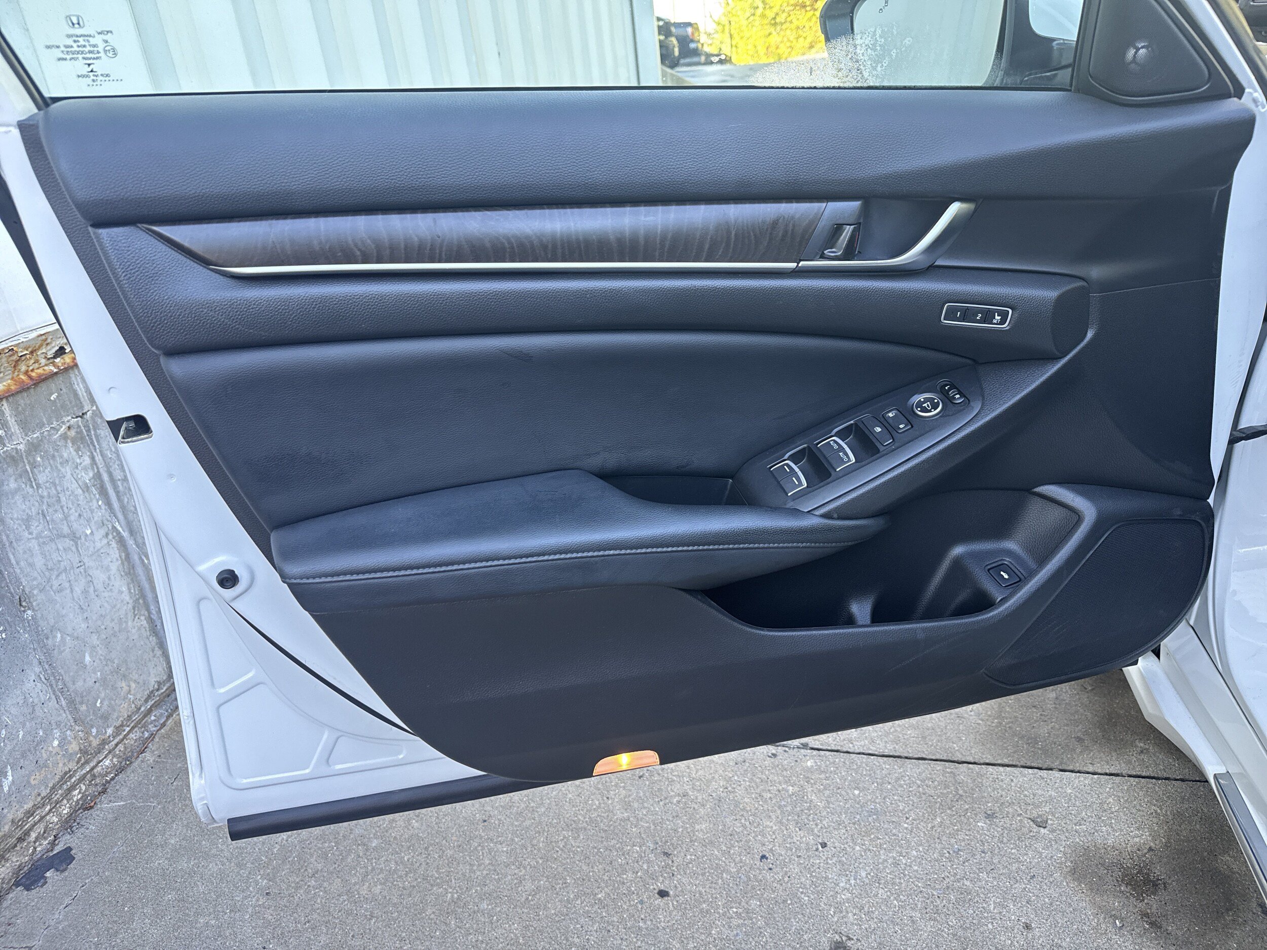 Used 2018 Honda Accord Touring image 8