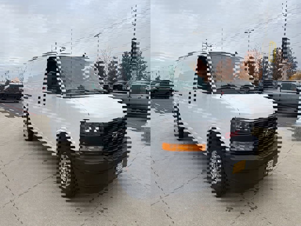 New 2024 GMC Savana 2500 w/ Driver Convenience Package image 33